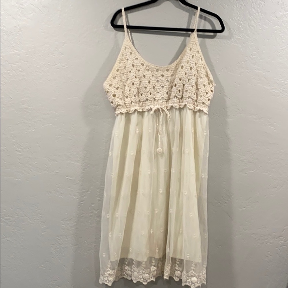 Great summer dress has sheer material, it is lined